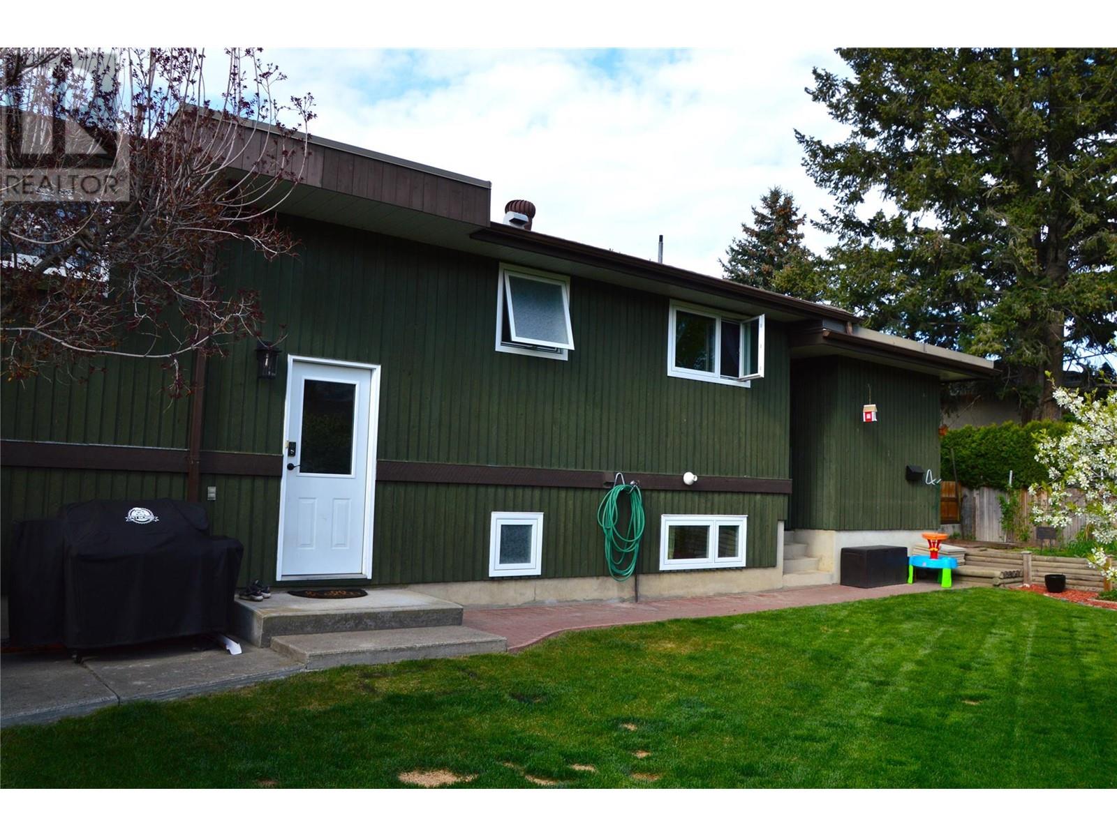 876 SHELAN Place, Kamloops, BC V2B5T4