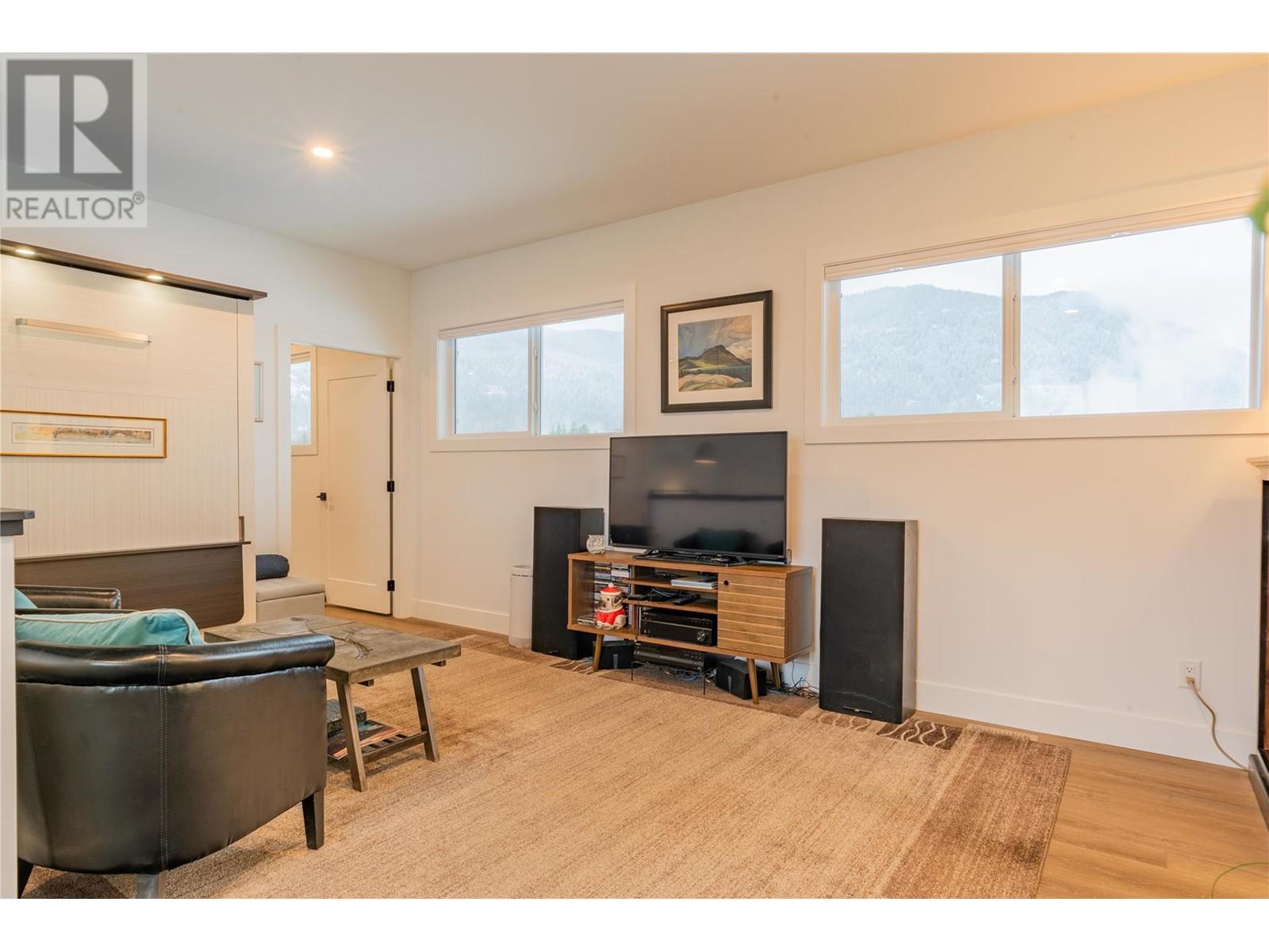 1070 Elkview Road, Castlegar, British Columbia  V1N 4L5 - Photo 44 - 10345826