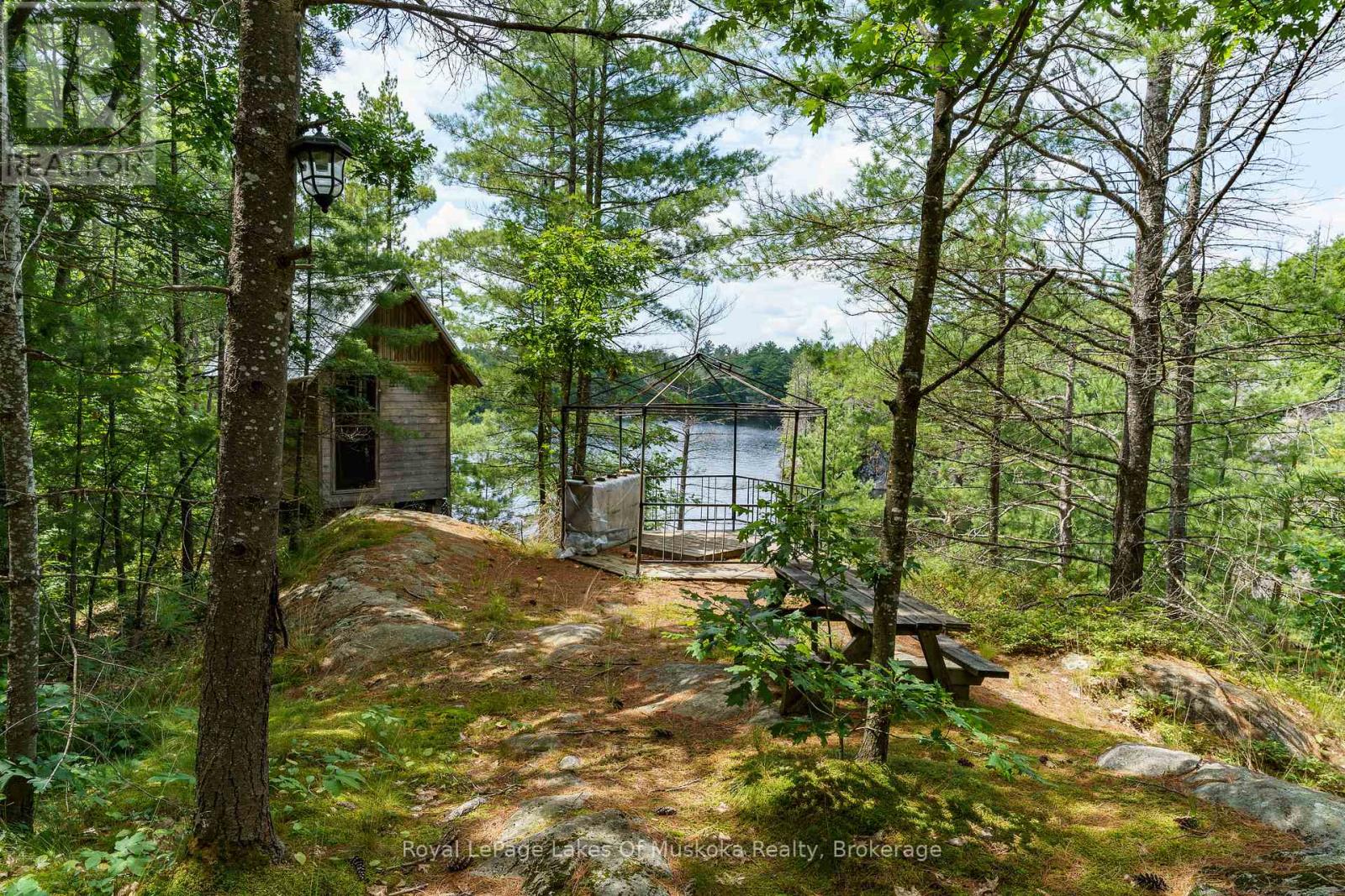 998 Gull Lake, Gravenhurst, Ontario  P1P 1V5 - Photo 12 - X12120010