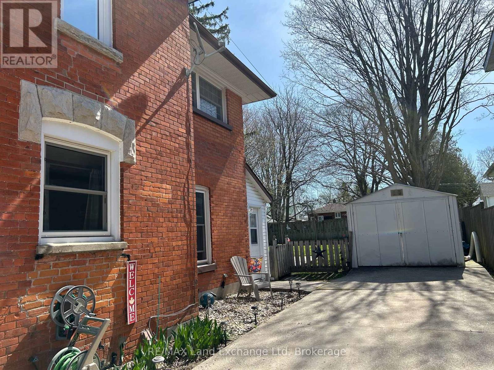 327 Frances Street, North Huron, Ontario  N0G 2W0 - Photo 27 - X12120060