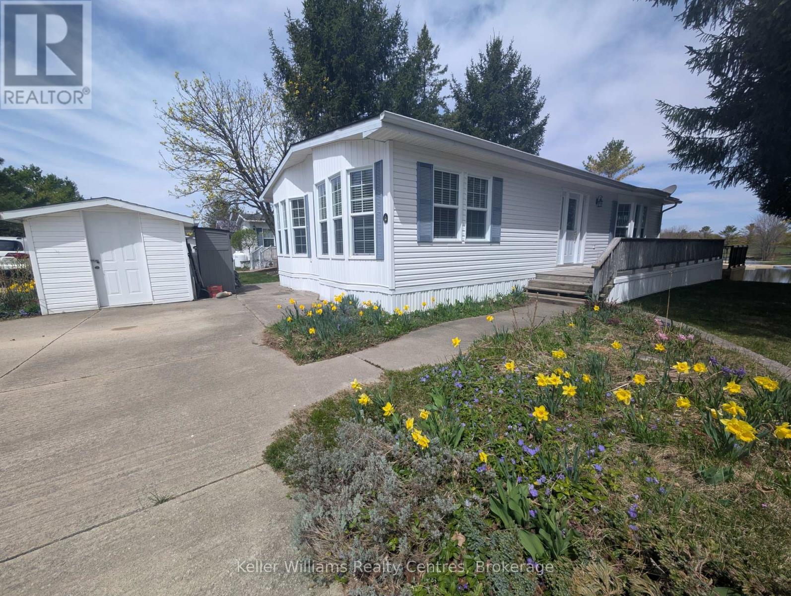 Pr6 - 13 Southline Avenue, Huron-Kinloss, Ontario  N2Z 2X5 - Photo 2 - X12120103