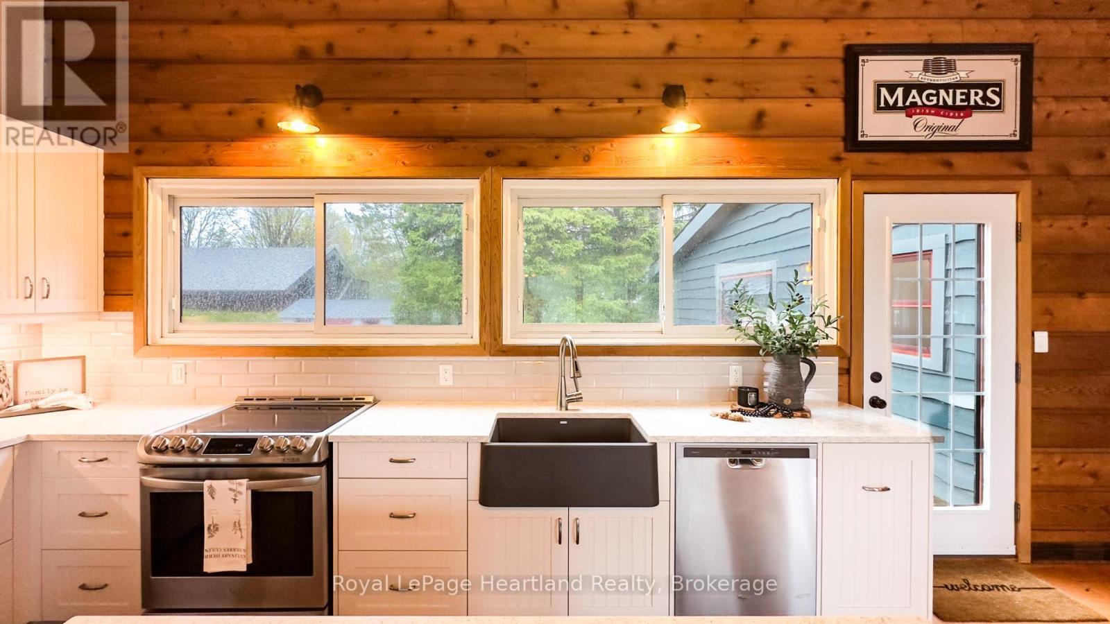 63 Victoria Street, Bluewater, Ontario  N0M 1G0 - Photo 13 - X12120115