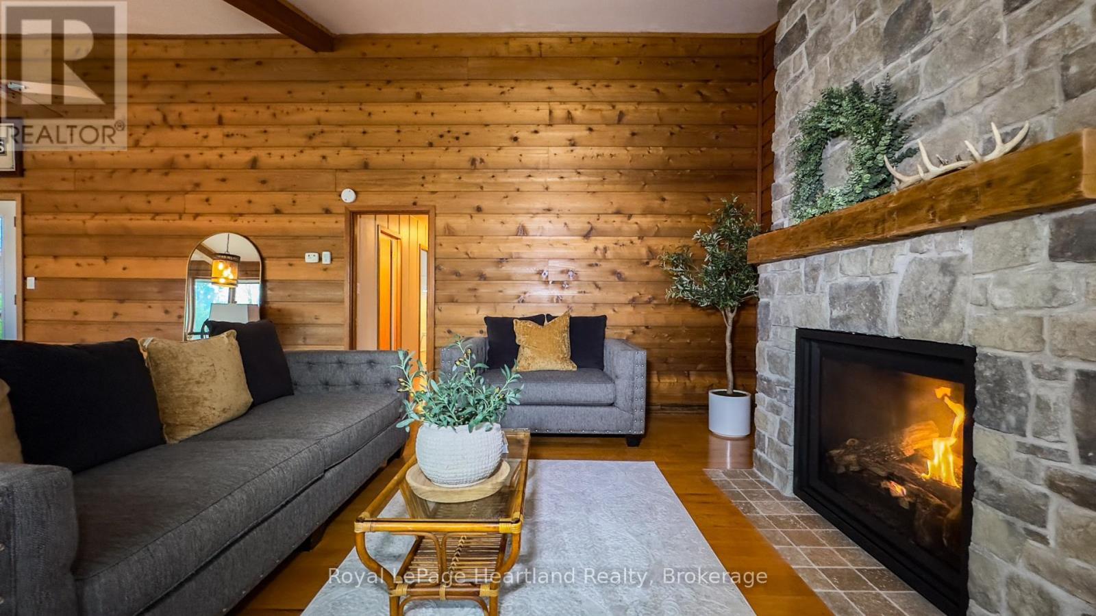 63 Victoria Street, Bluewater, Ontario  N0M 1G0 - Photo 17 - X12120115