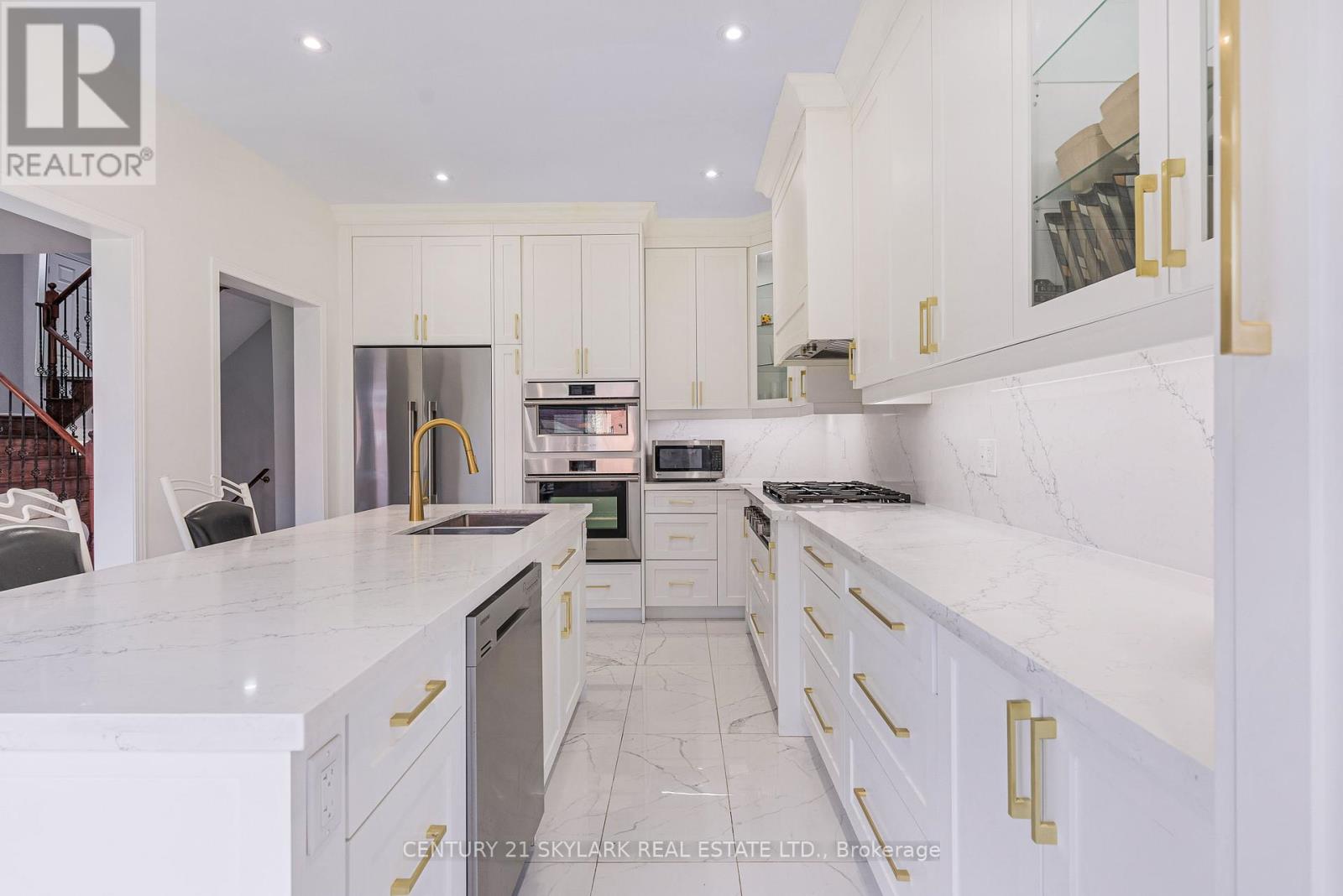 13 Ledgerock Road, Brampton, Ontario  L6P 2L8 - Photo 17 - W12103014