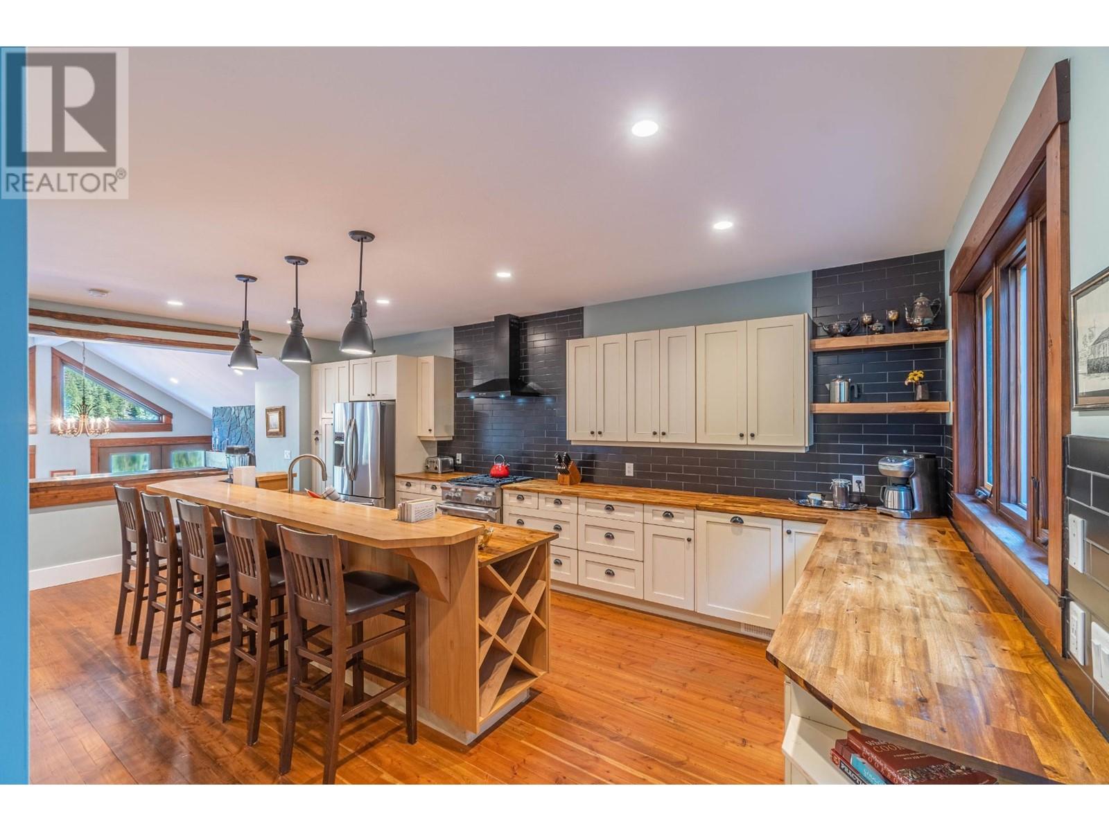1844 Paul Lake Road, Kamloops, British Columbia  V2H 1N9 - Photo 12 - 10335417