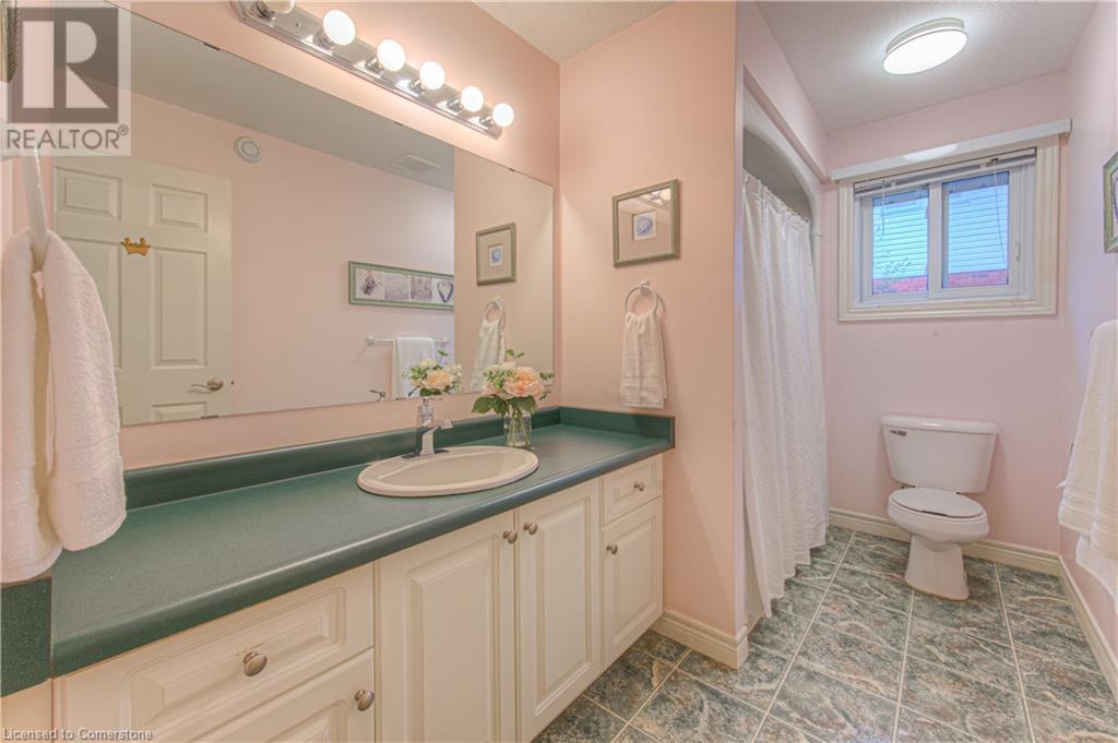 300 Thorncrest Drive, Waterloo, Ontario  N2L 5R5 - Photo 19 - 40722320