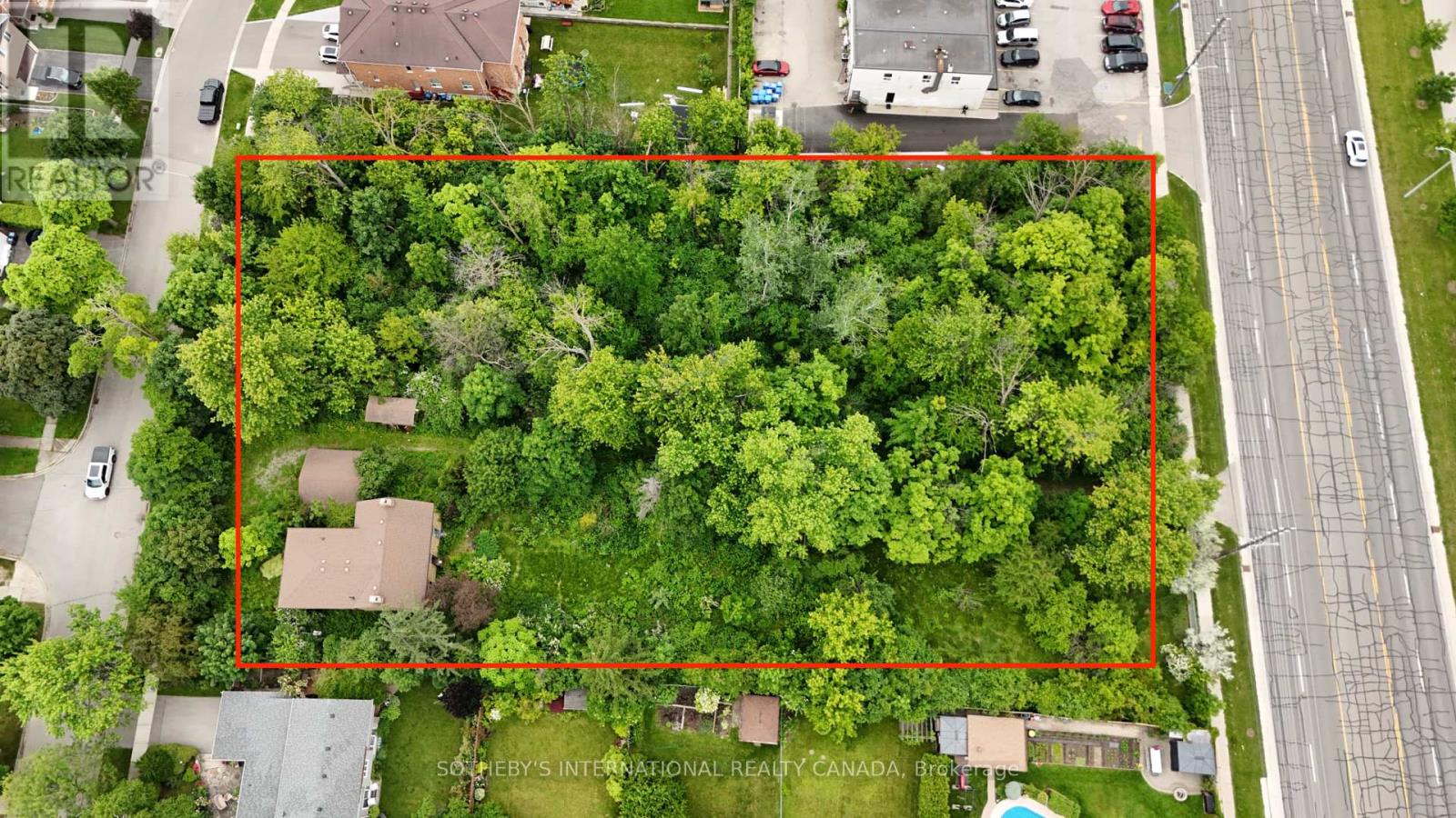 1050 Burnhamthorpe Road E, Mississauga (Applewood), Ontario  L4Y 2X6 - Photo 2 - W12119948