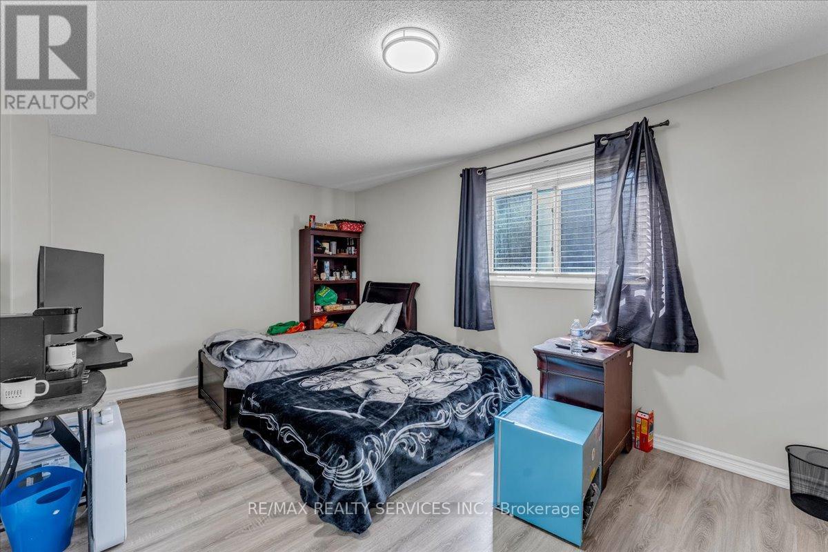 188 Simmons Boulevard, Brampton (Madoc), Ontario  L6V 3W4 - Photo 18 - W12120002