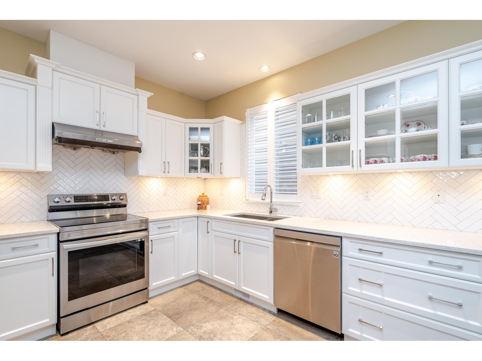 18759 66 Avenue, Surrey, British Columbia  V3S 0T1 - Photo 6 - R2979973