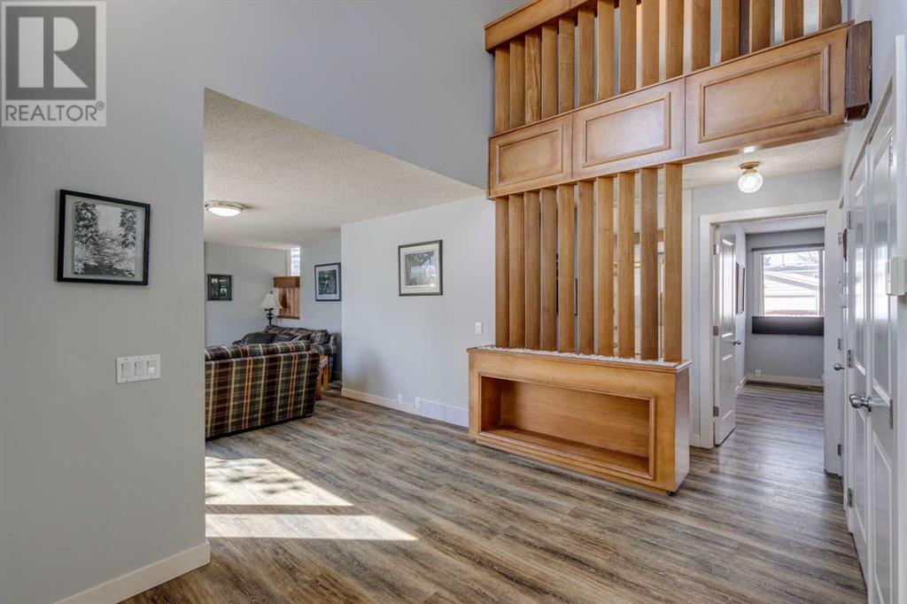 Property at 27 Silverdale Crescent NW image 2