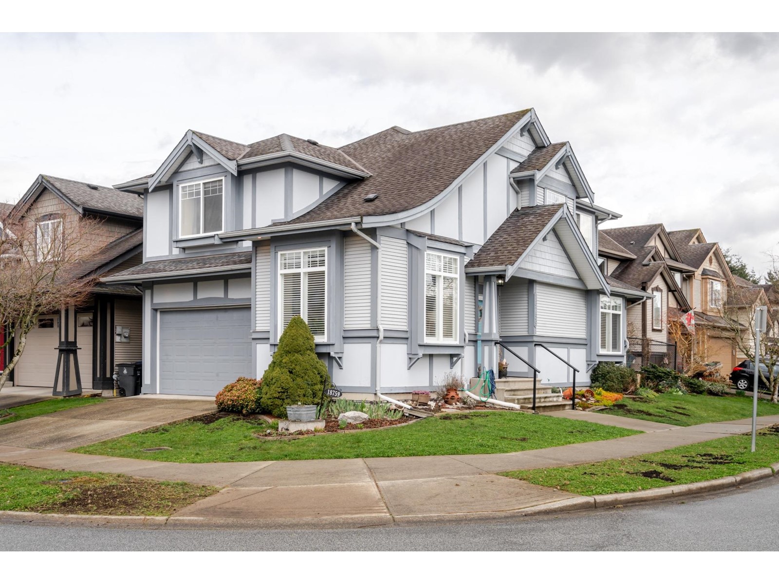 18759 66 Avenue, Surrey, British Columbia  V3S 0T1 - Photo 3 - R2979973