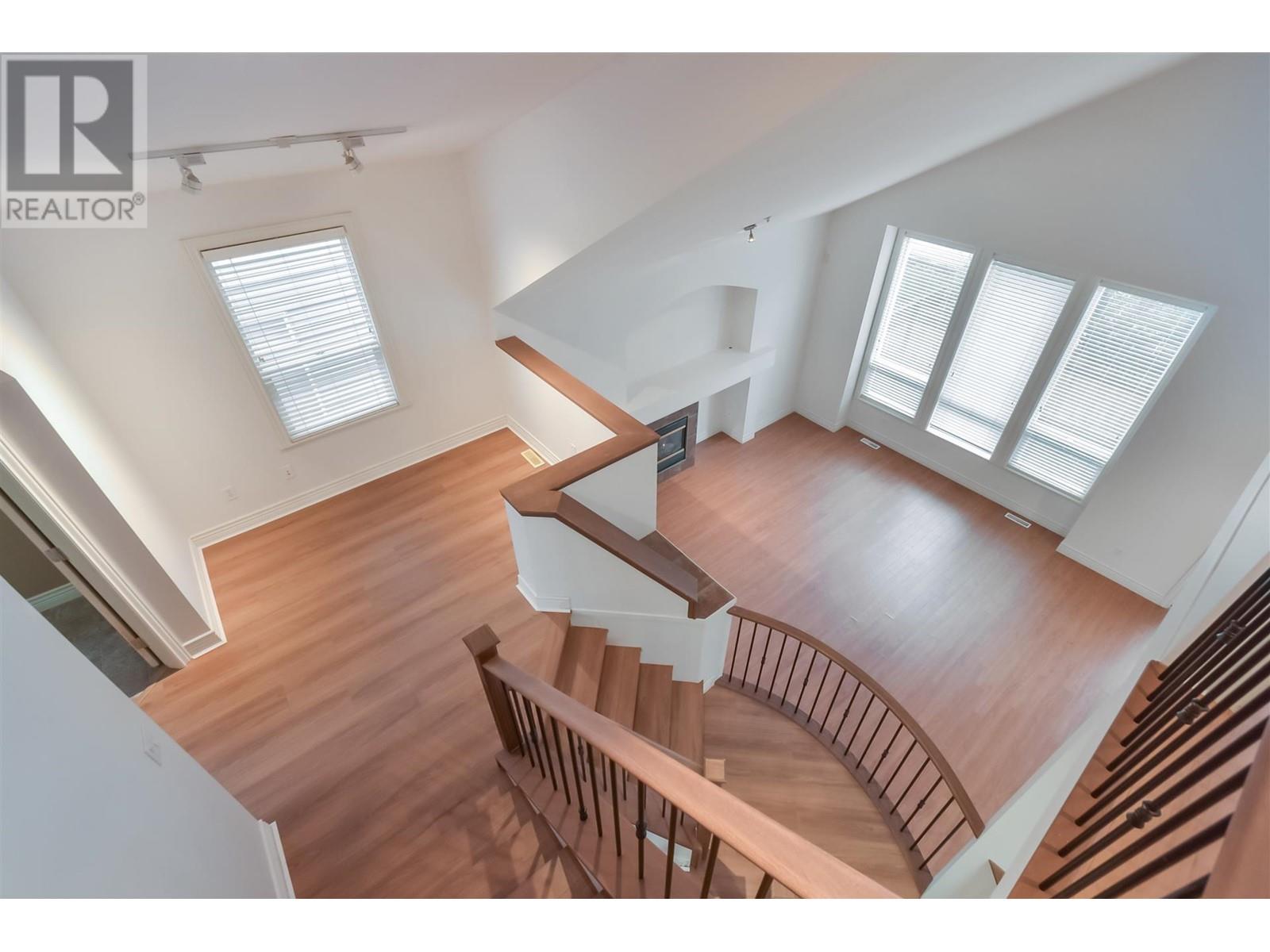 19243 Fieldstone Walk, Pitt Meadows, British Columbia  V3Y 2X1 - Photo 2 - R2997245