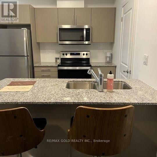 44 - 205 West Oak Trail, Kitchener, Ontario  N2R 0R9 - Photo 4 - X12119993