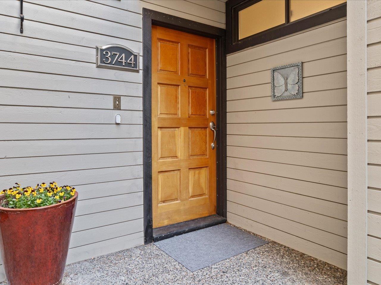 3744 Nico Wynd Drive, Surrey, British Columbia  V4P 1J3 - Photo 2 - R2994260