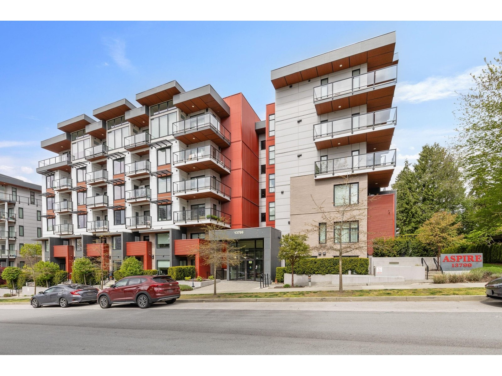 407 13799 101 AVENUE, surrey, British Columbia