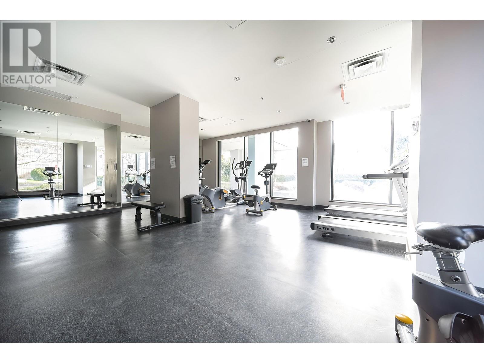 Listing Picture 34 of 35 : 1809 6658 DOW AVENUE, Burnaby / 本拿比 - 魯藝地產 Yvonne Lu Group - MLS Medallion Club Member