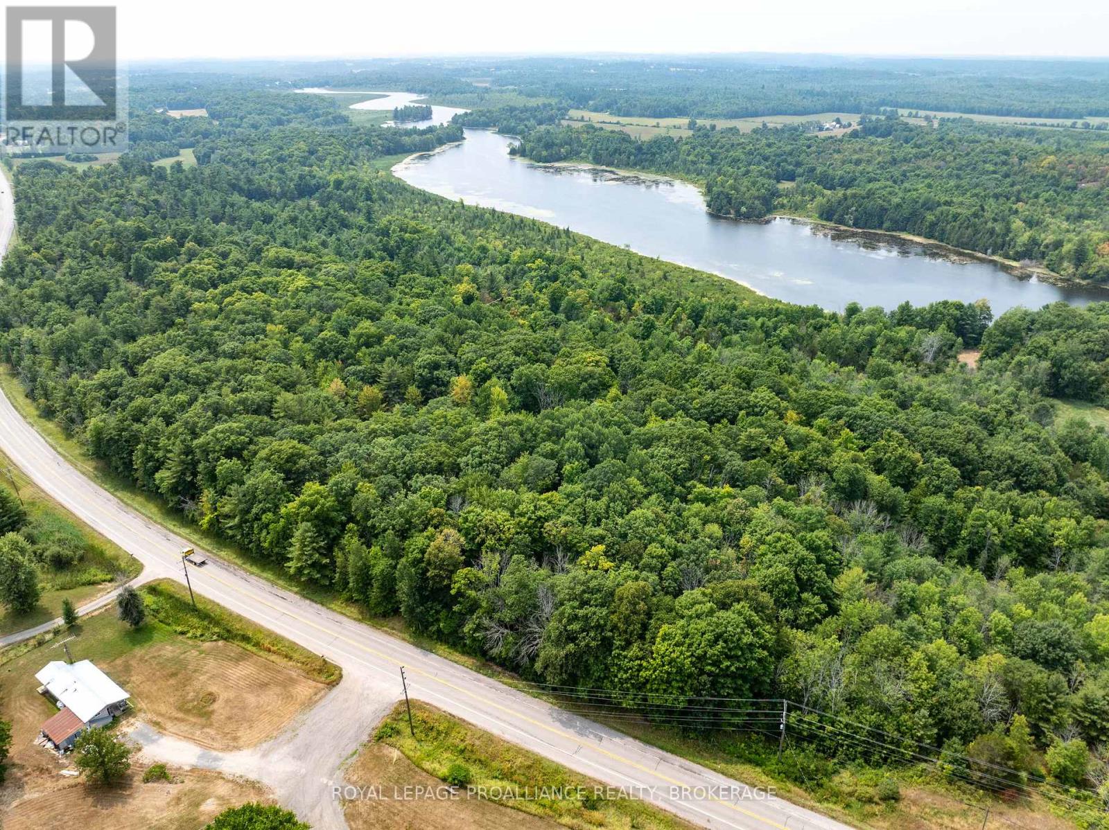 568 Lyndhurst Road, Leeds And The Thousand Islands, Ontario  K0E 1N0 - Photo 2 - X12120271