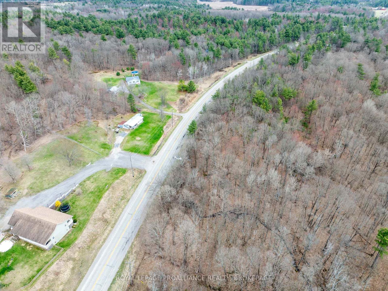 568 Lyndhurst Road, Leeds And The Thousand Islands, Ontario  K0E 1N0 - Photo 28 - X12120271