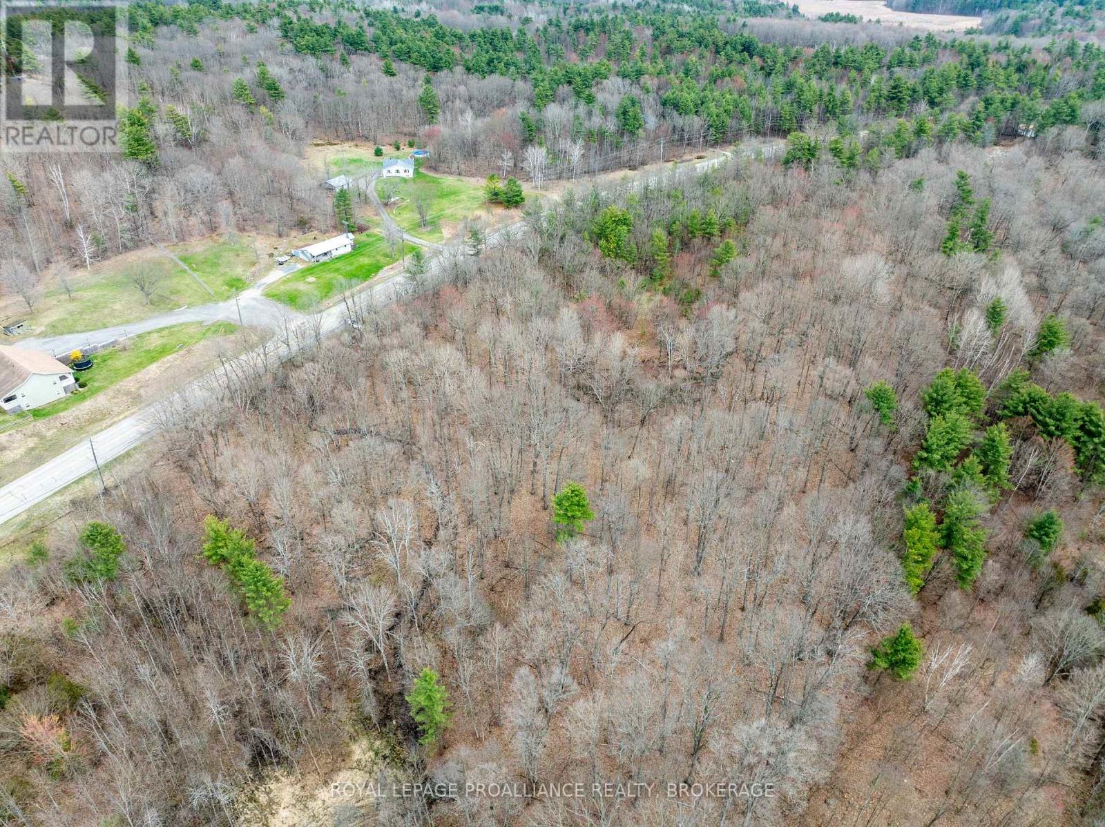 568 Lyndhurst Road, Leeds And The Thousand Islands, Ontario  K0E 1N0 - Photo 30 - X12120271