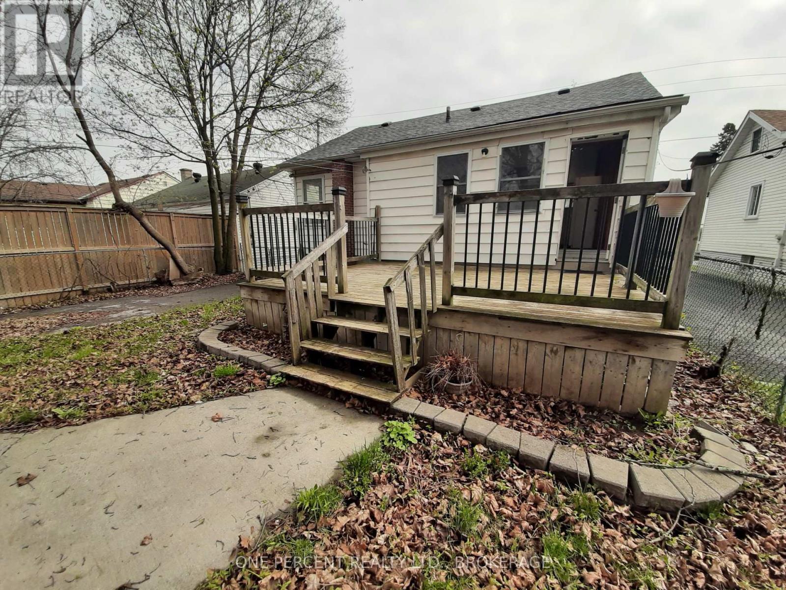 84 Carleton Street, Kingston, Ontario  K7K 4G1 - Photo 14 - X12120275