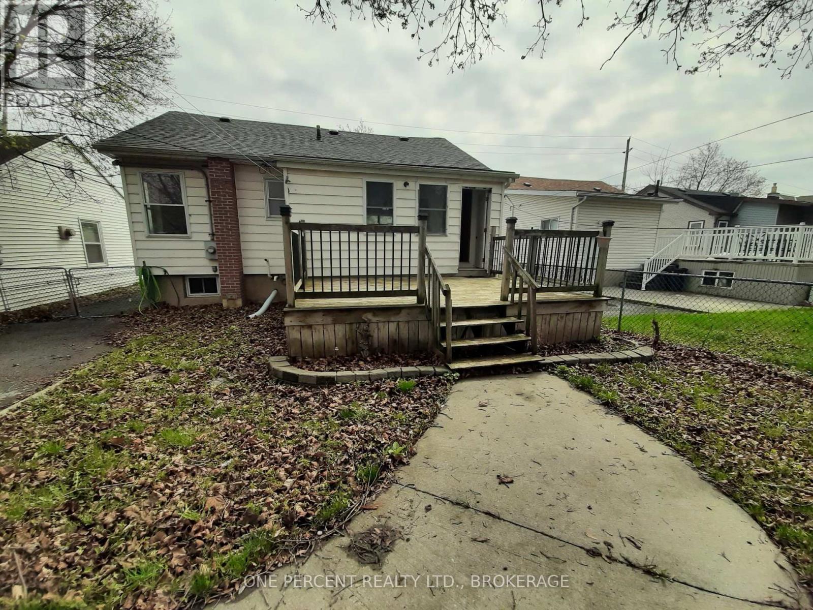 84 Carleton Street, Kingston, Ontario  K7K 4G1 - Photo 15 - X12120275