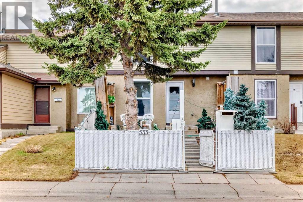 Property at 533 Abinger Road NE image 1