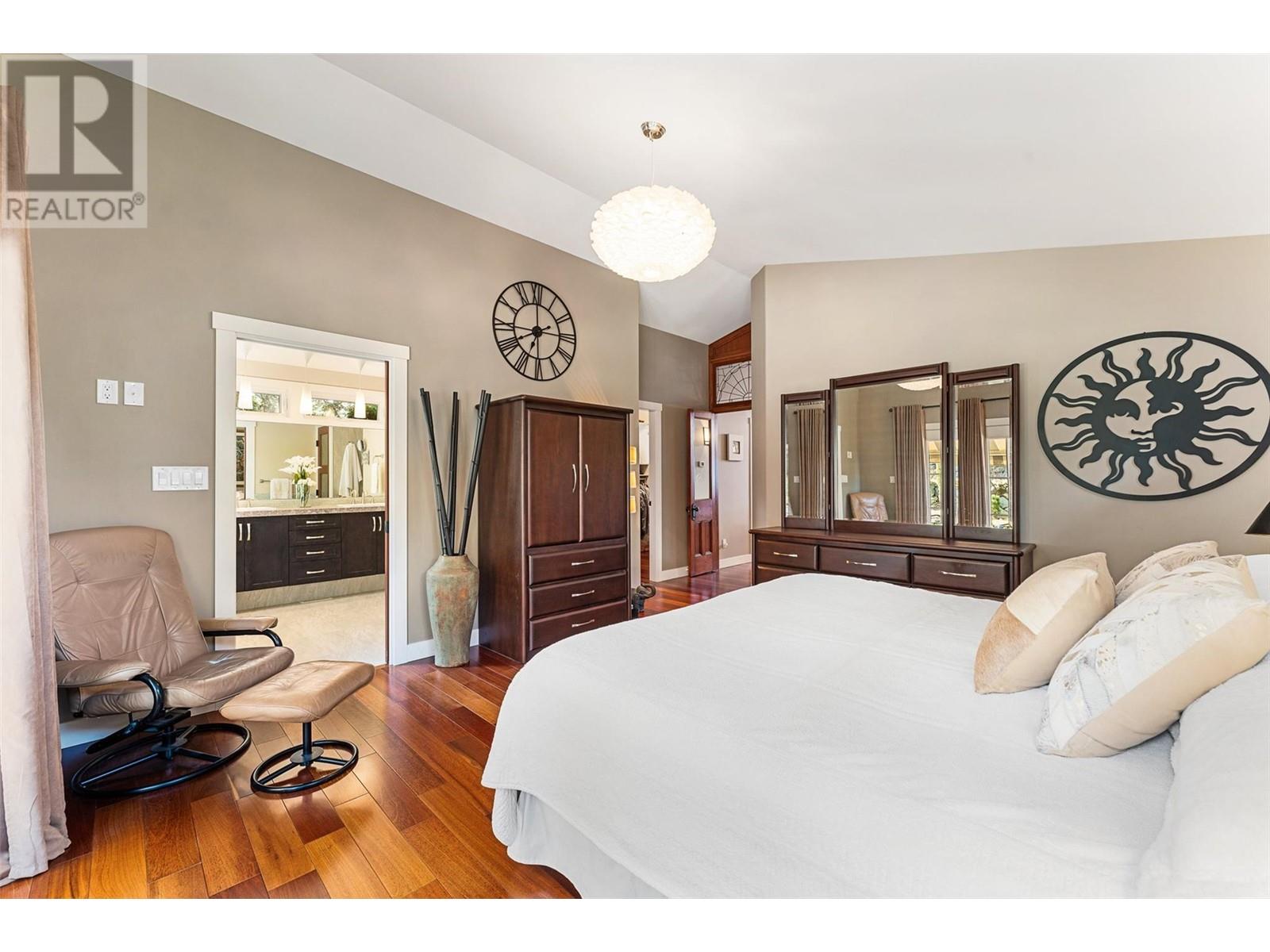 Property at 5139 Lakeshore Road image 1