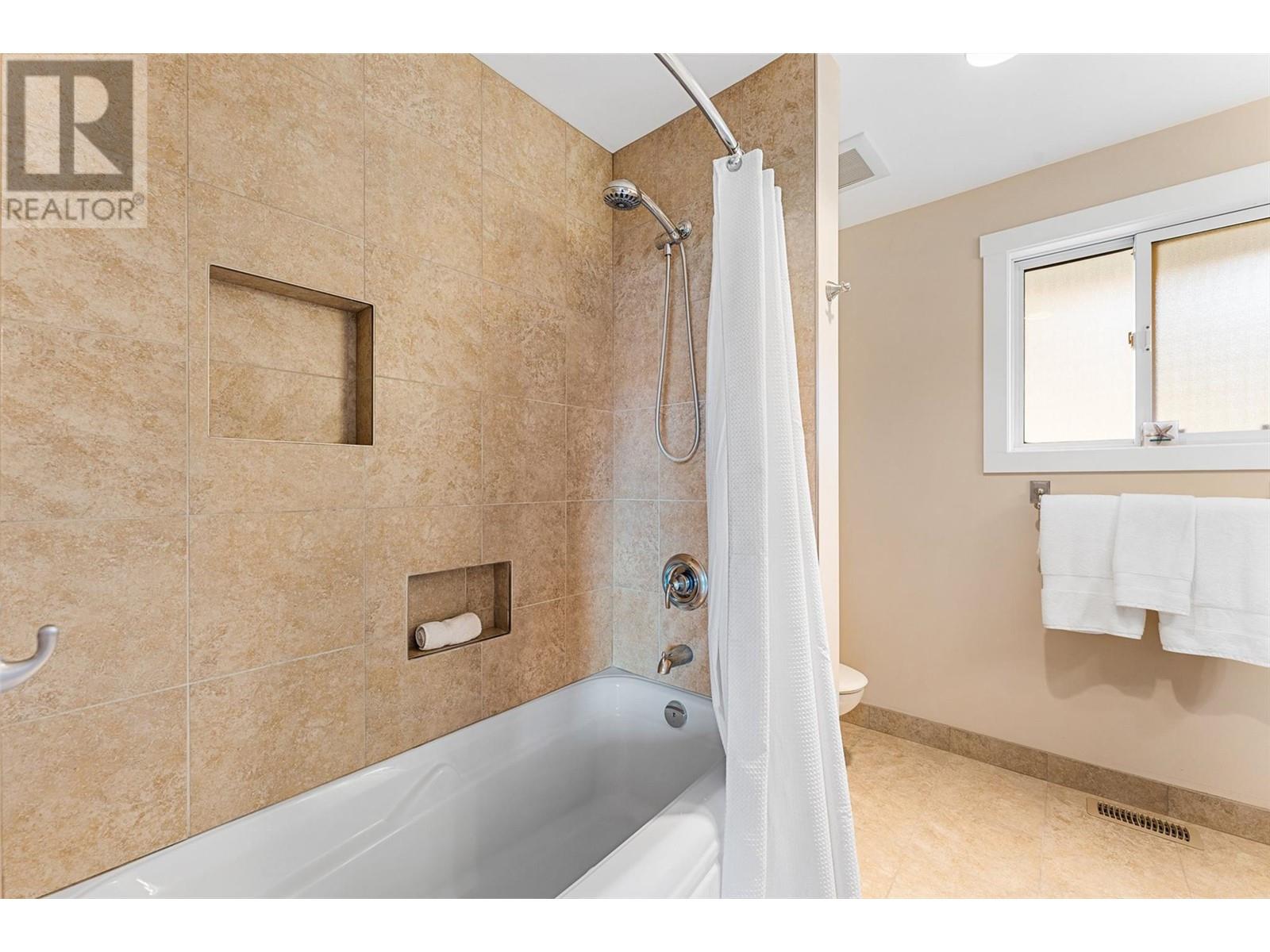 5139 Lakeshore Road, Kelowna, British Columbia  V1W 4J1 - Photo 54 - 10341374
