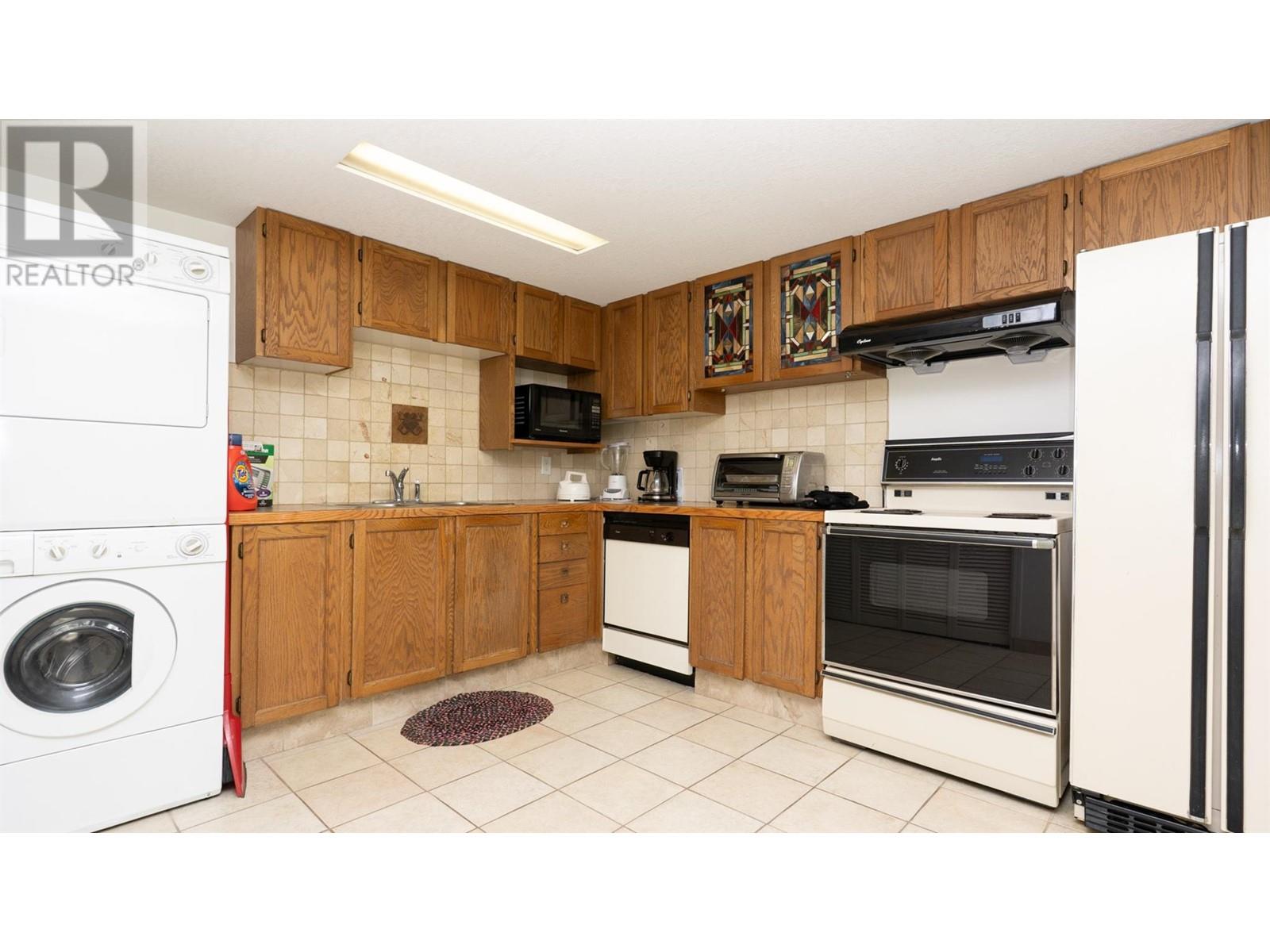 9085 Tronson Road, Vernon, British Columbia  V1H 1E2 - Photo 8 - 10345131