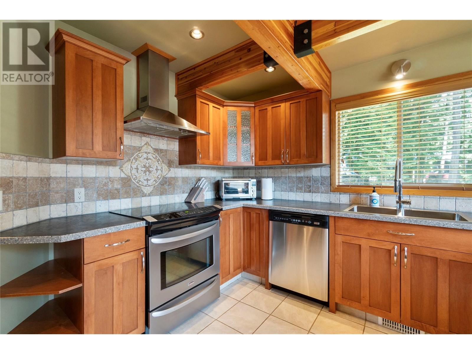 Property at 7889 Gardiner Road image 3