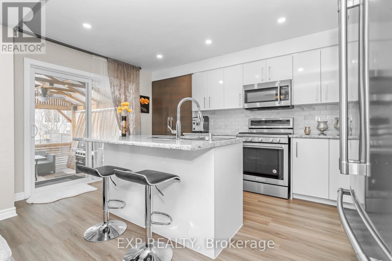 611 Geranium Walk, Ottawa, Ontario  K2S 2J6 - Photo 12 - X12120302