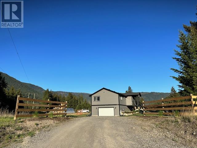 2939 Wetaskiwin Road, Falkland, British Columbia  V0E 1W0 - Photo 78 - 10345493
