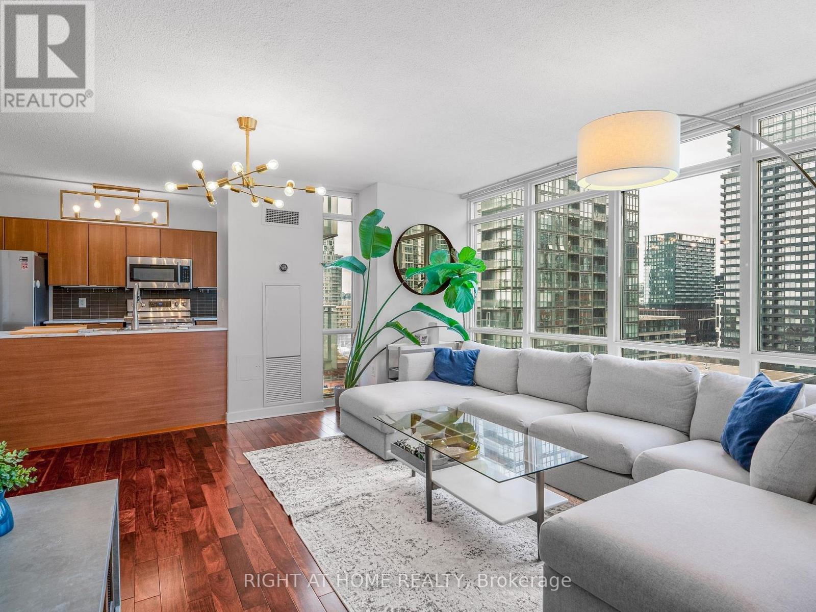 1706 - 11 Brunel Court, Toronto, Ontario  M5V 3Y3 - Photo 1 - C12082460
