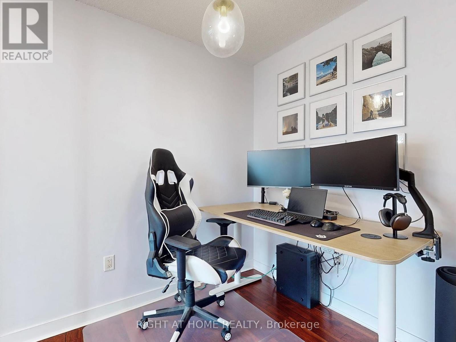 1706 - 11 Brunel Court, Toronto, Ontario  M5V 3Y3 - Photo 26 - C12082460