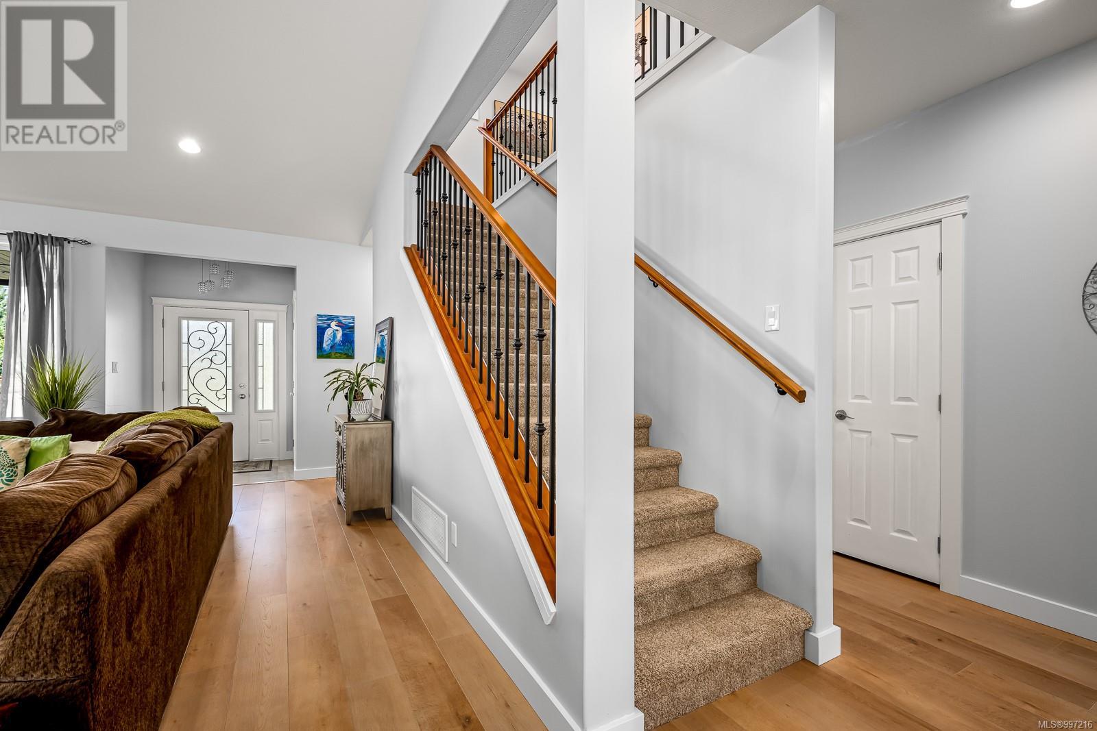 3886 Royston Rd, Courtenay, British Columbia  V0R 2V0 - Photo 9 - 997216