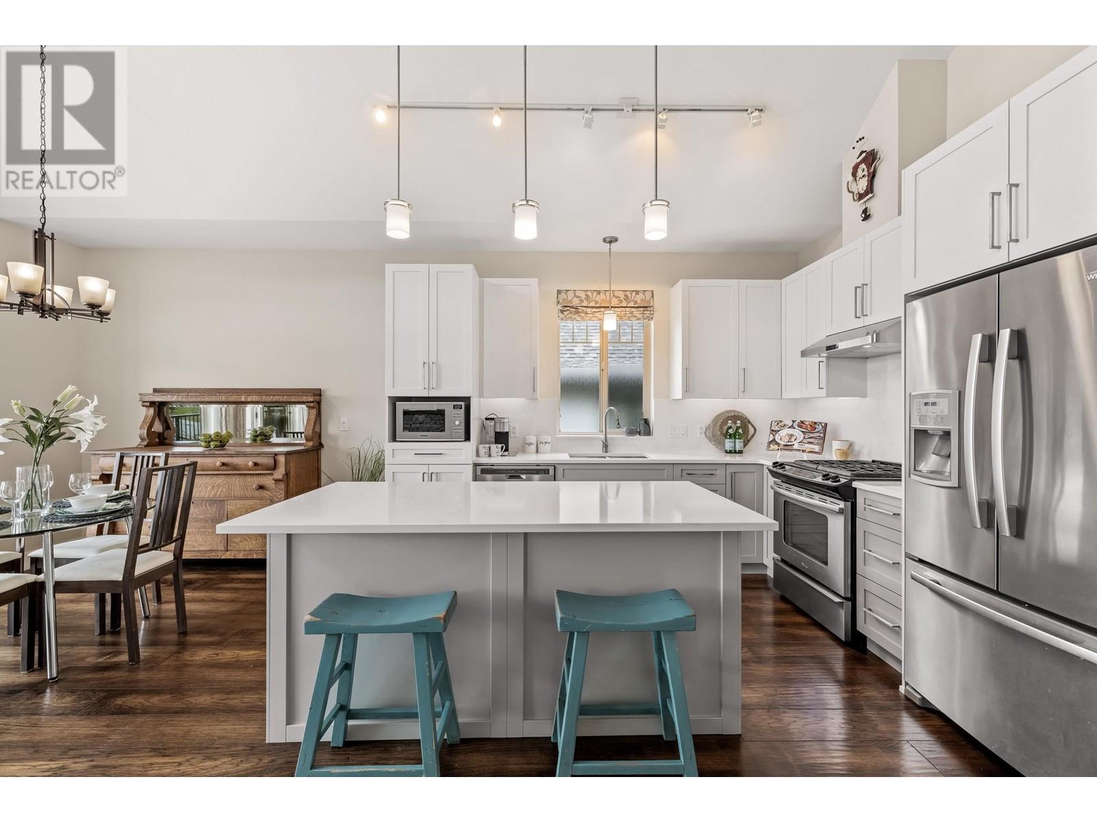 126 3458 Burke Village Promenade, Coquitlam, British Columbia  V3E 0J1 - Photo 3 - R2997391