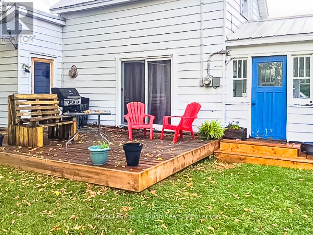 31 Wolfe Street, Penetanguishene, Ontario  L9M 1B7 - Photo 4 - S12120233