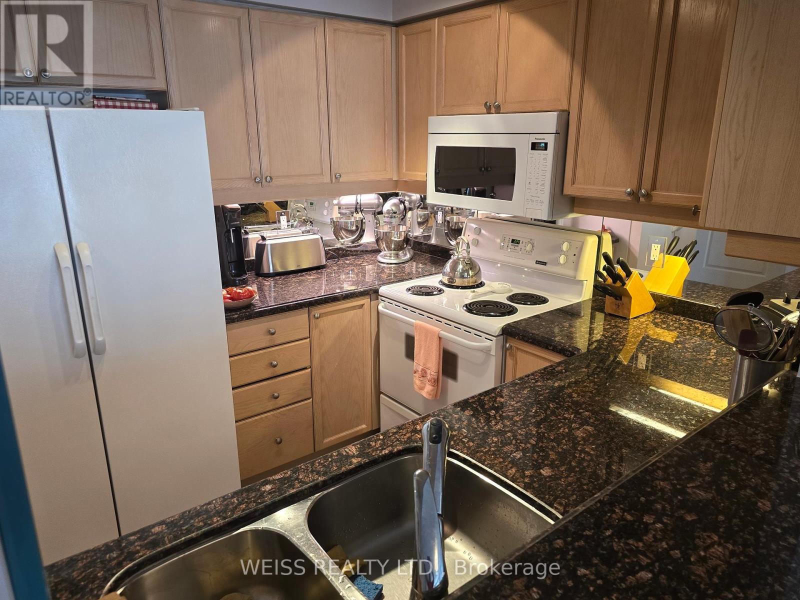 404 - 800 Spadina Road, Toronto, Ontario  M5P 3N2 - Photo 11 - C12120107
