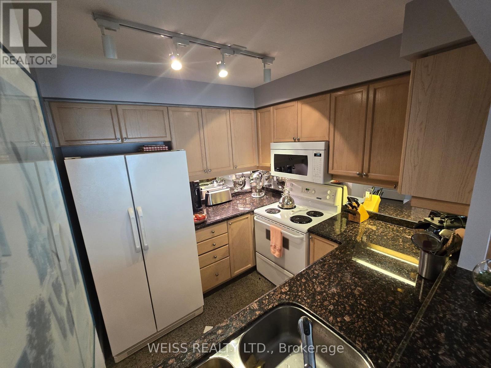 404 - 800 Spadina Road, Toronto (Forest Hill South), Ontario  M5P 3N2 - Photo 14 - C12120107