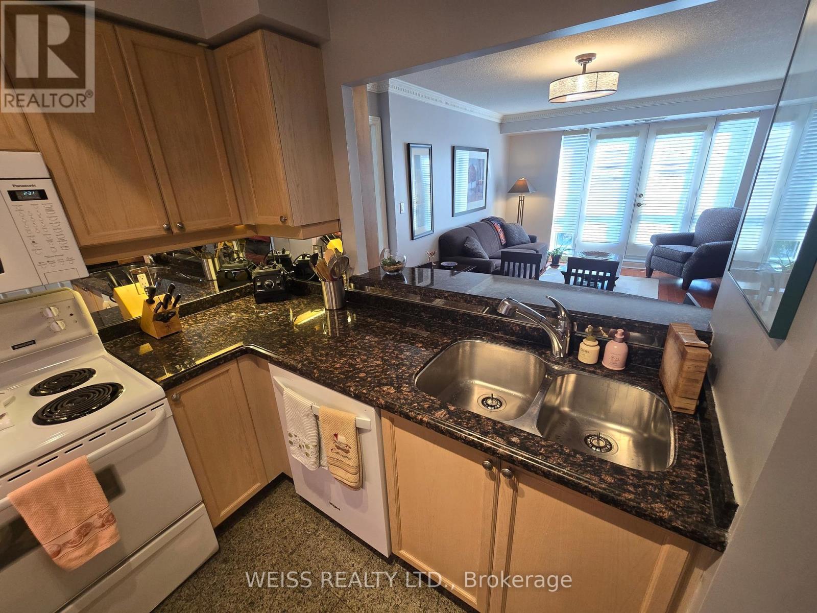 404 - 800 Spadina Road, Toronto, Ontario  M5P 3N2 - Photo 16 - C12120107