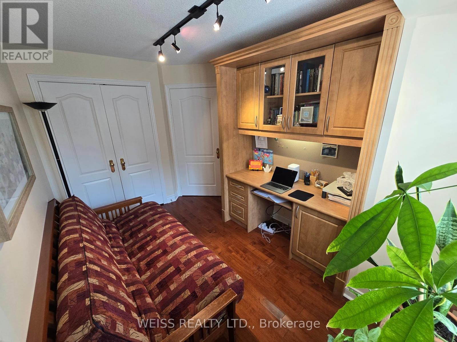 404 - 800 Spadina Road, Toronto, Ontario  M5P 3N2 - Photo 18 - C12120107
