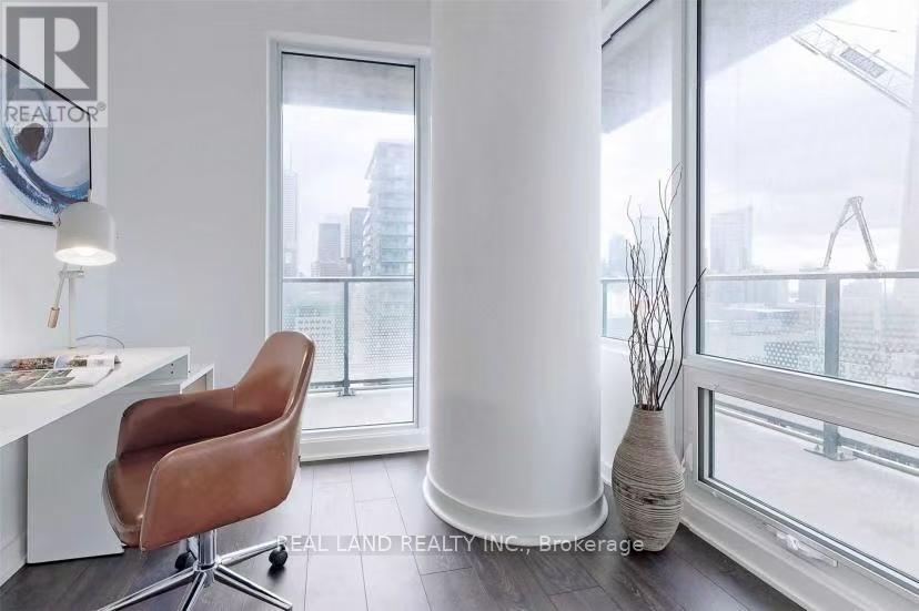 2811 - 125 Blue Jays Way, Toronto, Ontario  M5V 0N5 - Photo 8 - C12120123