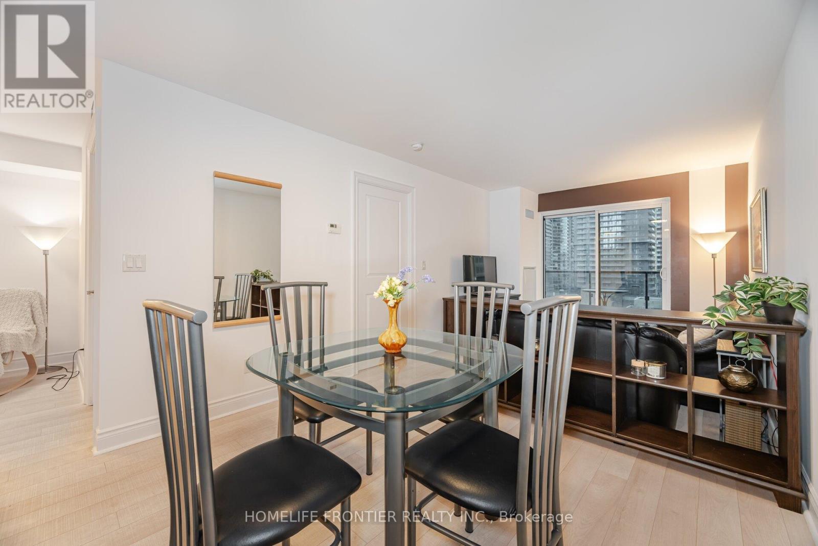 1506 - 28 Ted Rogers Way, Toronto, Ontario  M4Y 2J4 - Photo 22 - C12120176