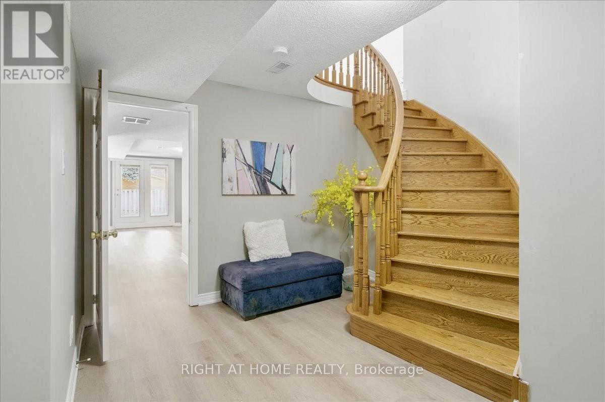 842 Primrose Court, Pickering, Ontario  L1X 2S7 - Photo 31 - E12102378