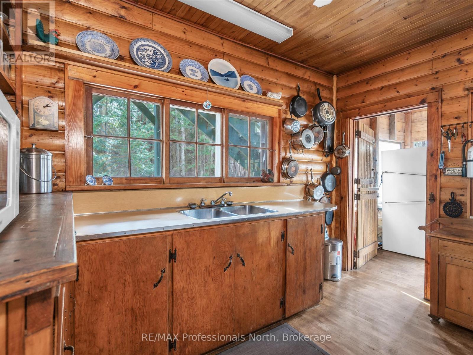 3 - 1411 Billie Bear Road, Lake Of Bays, Ontario  P1H 2J6 - Photo 10 - X12120247