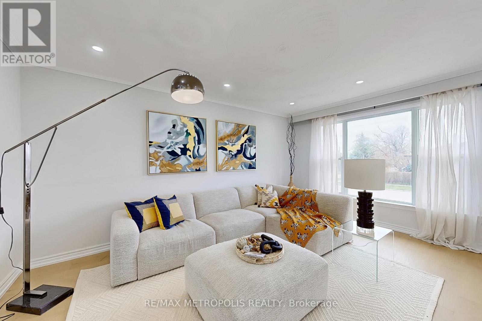 Property at 19 TREMELY CRESCENT image 4