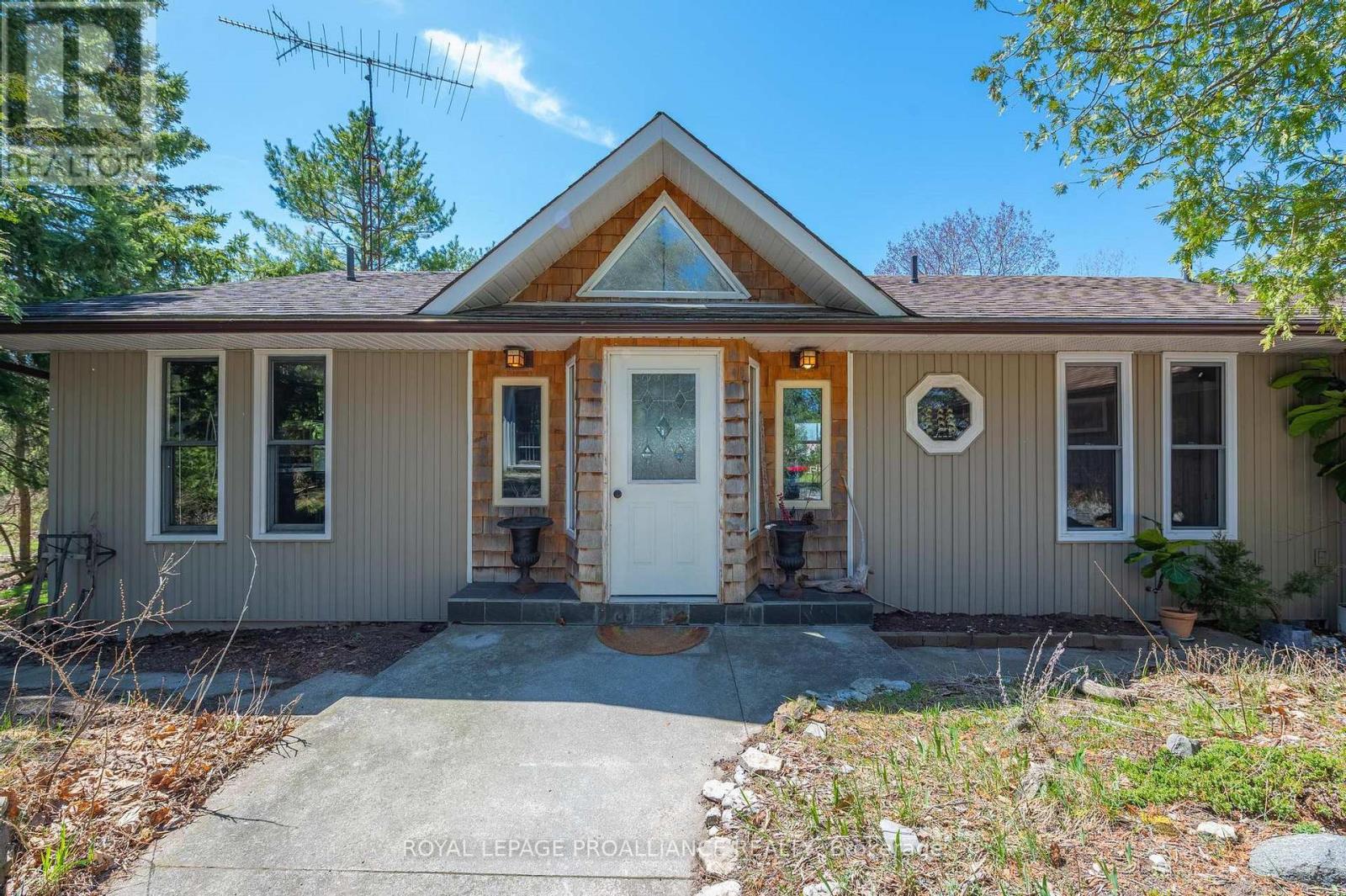 Property at 280 PRESQU'ILE PARKWAY image 1