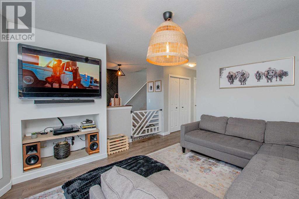 Property at 11521 77 Avenue image 3