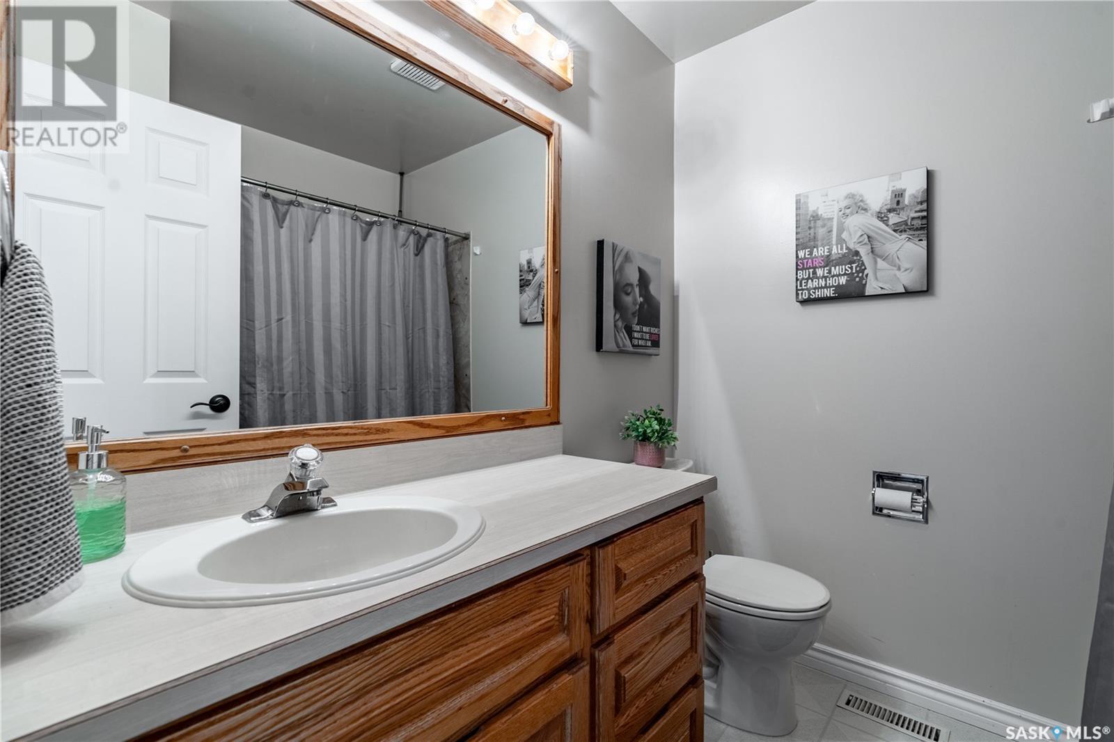 7 Low Place, Regina, Saskatchewan  S4R 5X1 - Photo 26 - SK004431