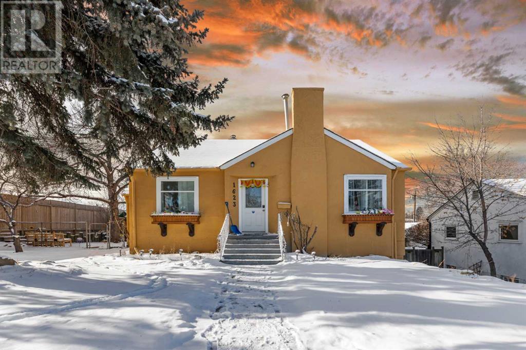 Property at 1623 Summit Street SW image 4